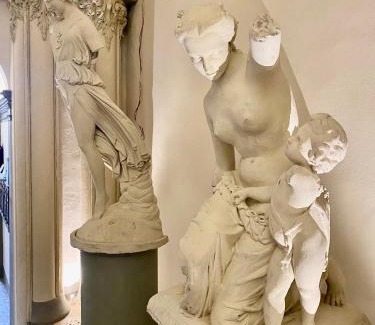 Santa Maria Novella Apartment | PalazzoVilla historic building luxury suite