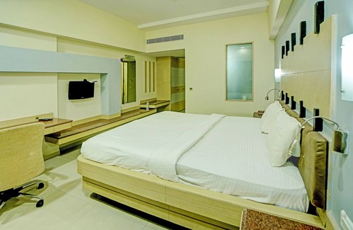 Kakinada Hotel | Palette - Hilife Towers