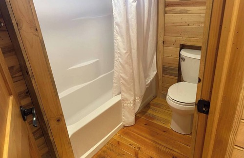 Irwin Cabin | Palisades Wheel Cabin #8