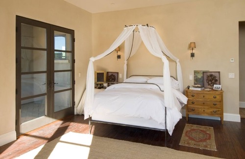 Geyserville Villa | Palladian Villa on 100 Secluded Acres