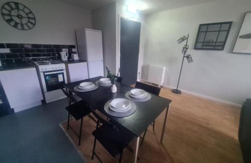 Sunderland Apartment | Pallion 4BR House