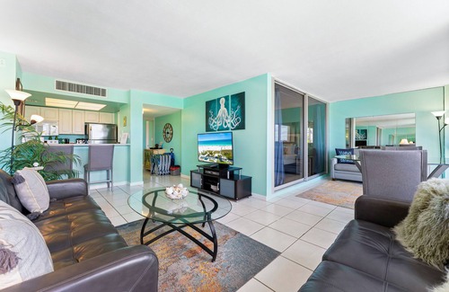 Siesta Key Condo | Palm Bay Club by Beachside Management