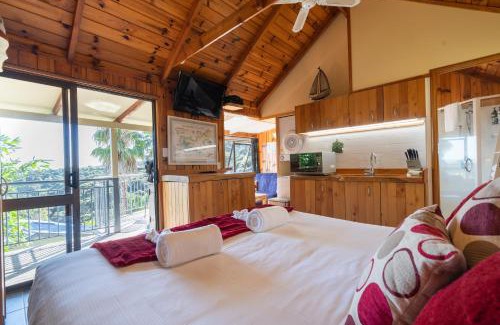 Palm Beach Ski Chalet | Palm Beach - SupaCute Cottage Free Wifi