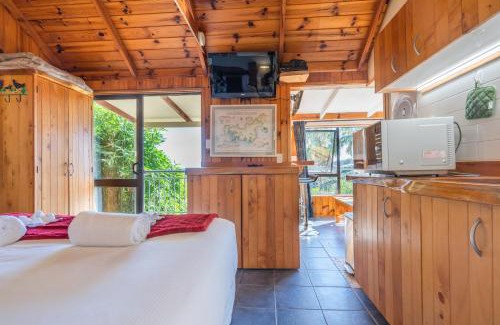 Palm Beach Ski Chalet | Palm Beach - SupaCute Cottage Free Wifi