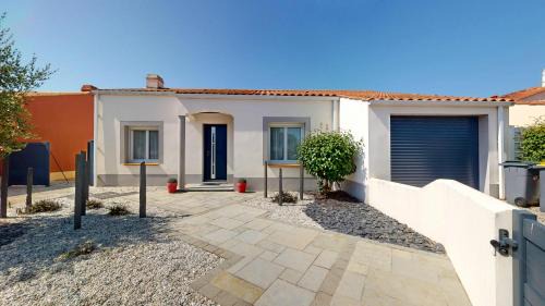 Saint-Gilles-Croix-de-Vie House | Palm Cornue avec piscine privative