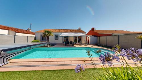 Saint-Gilles-Croix-de-Vie House | Palm Cornue avec piscine privative