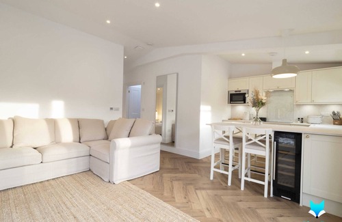 Etchinghill House | Palm Cottage - cosy countryside retreat