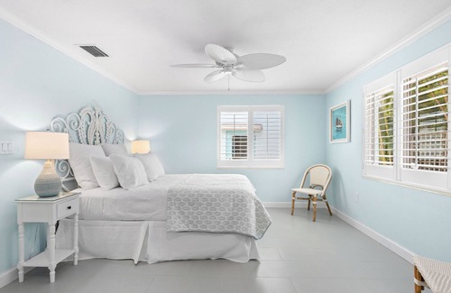 Longbeach Village House | Palm Cottage: House on Longboat Key by RVA