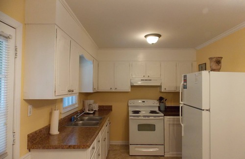 Emerald Isle Cottage | Palm Cottage- Summer weeks open! Flexible cancellation policy