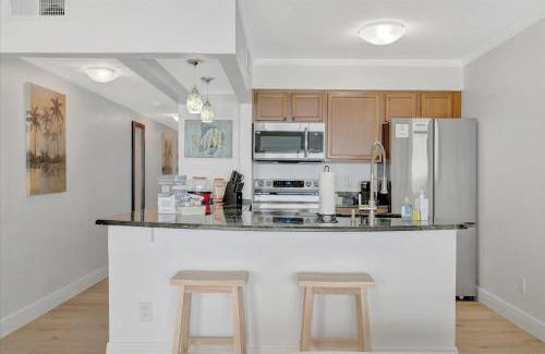 Rocky Point House | Palm Court a Bayview 2 Bed Suite & Heated Pool