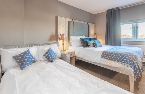 Central Aberdeen Hotel | Palm Court Hotel