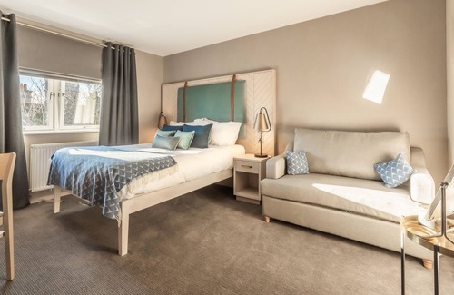 Central Aberdeen Hotel | Palm Court Hotel