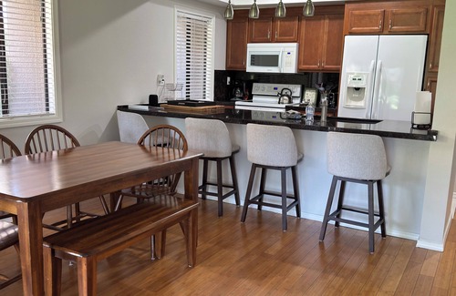 Palm Desert Condo | Palm Desert 2BR Condo at Shadow Mountain! Pools, Golf, Walk to El Paseo
