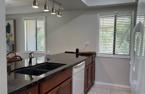 Palm Desert Condo | Palm Desert 2BR Condo at Shadow Mountain! Pools, Golf, Walk to El Paseo