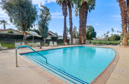 Palm Desert Apartment | Palm Desert Condo with Patio and Golf Course Views