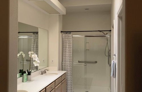 Palm Desert Resort | Palm desert Oasis country club resort