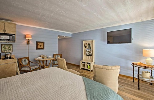 Palm Desert Apartment | Palm Desert Studio in Golf and Tennis Resort!