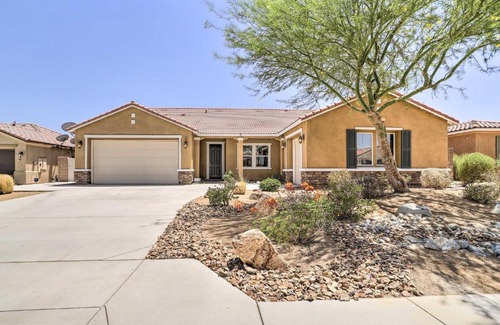 Palm Desert House | Palm Desert Villa with Pool, Grill and Fire Pit!