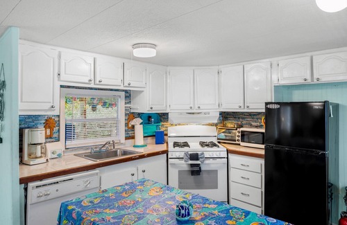 Sands House | Palm Grove Paradise - Private Garden Oasis on Big Pine Key 2/1.5