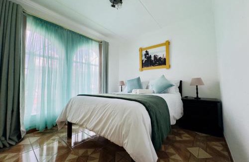Greater Johannesburg Metropolitan Area Apartment | Palm Haven 5 min drive to Carlswald Centre