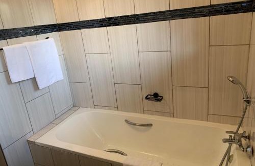 South Durban Hotel | Palm Haven on Sarnia