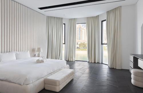 Palm Jumeirah Villa | Palm Jumeirah Paradise - 5BR Villa - Infinity Pool