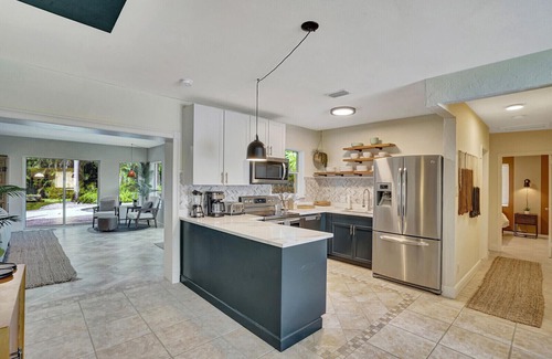 Country Club Park House | Palm Jungle House