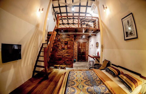 Historic George Town House | Palm Mansion Boutique Suites by Moxy