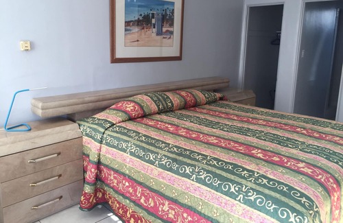 Sunset Park Hotel | Palm Motel