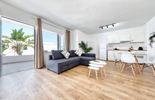 Puerto del Carmen Ski Chalet | Palm Oasis - 1 bedroom, close to the beachwifi with fiber