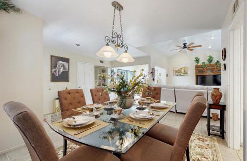 Palm Desert Apartment | Palm Paradise