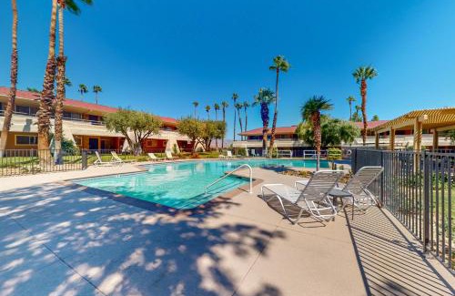 Racquet Club West Apartment | Palm Paradise Villa