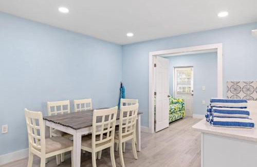 Sanibel House | Palm Retreat - 3BR Cottage at the Palmview Inn of Sanibel Island with Bikes