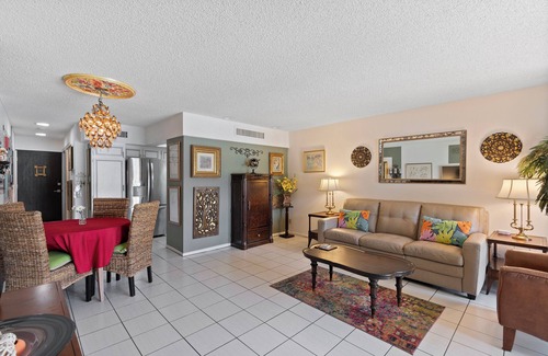 Twin Palms Condo | Palm Springs Charming Ground Floor Condo by the pool