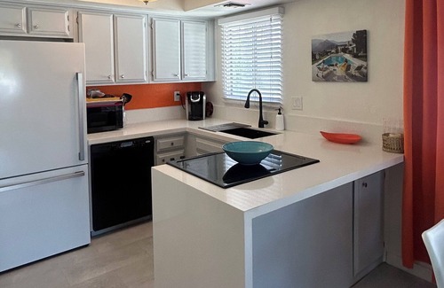 Baristo Condo | Palm Springs Desert Dream, updated 1 BR condo, comfortable, retro-feel appeal