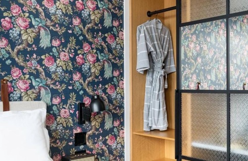 South Main Historic District House | Palm Springs Getaway! Pets Allowed, Parking, Near Memphis Botanic Garden