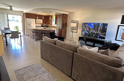 Canyon Corridor Condo | Palm Springs Hideaway