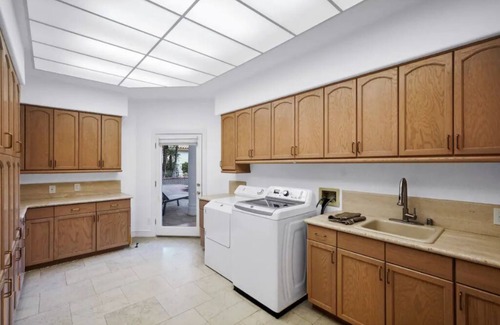 Vista Las Palmas House | Palm Springs Luxury Tennis Estate sleeps 12 pool! luxurious, long term rentals