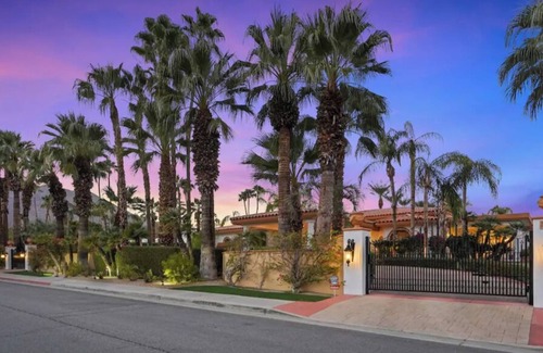 Vista Las Palmas House | Palm Springs Luxury Tennis Estate sleeps 12 pool! luxurious, long term rentals
