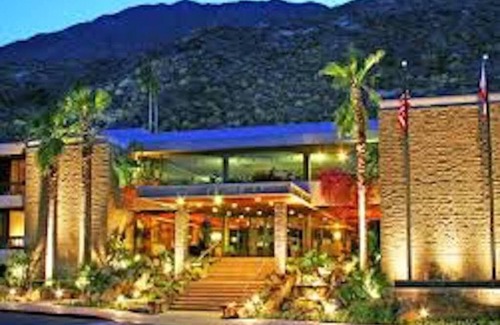 Historic Tennis Club Condo | Palm Springs Tennis Club Resort - 2BD/2BA Condo Avail OCT 16-23