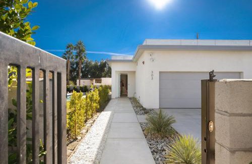 Racquet Club West House | Palm Springs View Paradise with Large Pool and SPA
