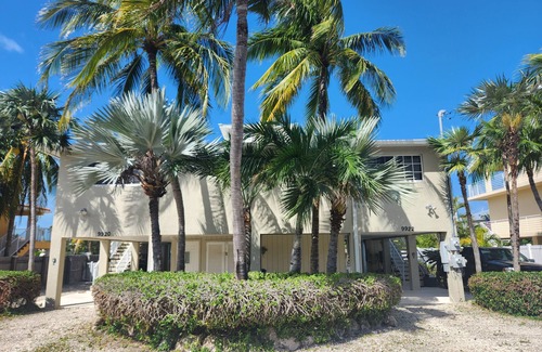 Marathon House | Palm Tree Cove Resort