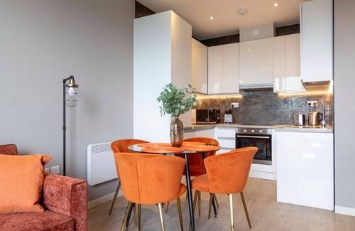 London Borough of Bromley Apartment | Palm Tree House - Columbus