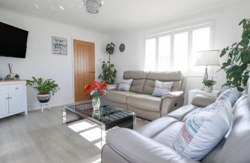 Holywell House | Palm View