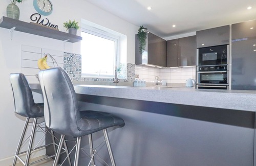 Holywell House | PALM VIEW, pet friendly, character holiday cottage in Holywell Bay