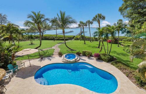 Bradenton House | Palma Sola Bay House! Private Dock, Heated Pool & Spa, Game Room & More!