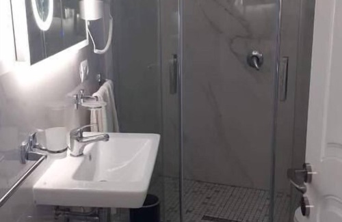 Orikum Hotel | Palmanova Beach Mardok