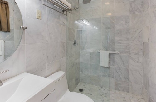 Manchester Center Resort | Palmer House Resort - Deluxe Two Double Beds 4