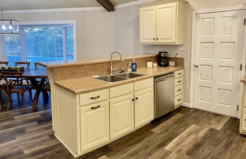 Eatonton House | Palmer & Oak - Entire Lakefront Property on Lake Sinclair w/saltwater pool