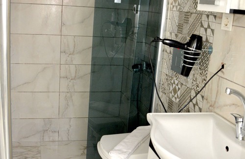 Bakırkoy Hotel | Palmiye Suit